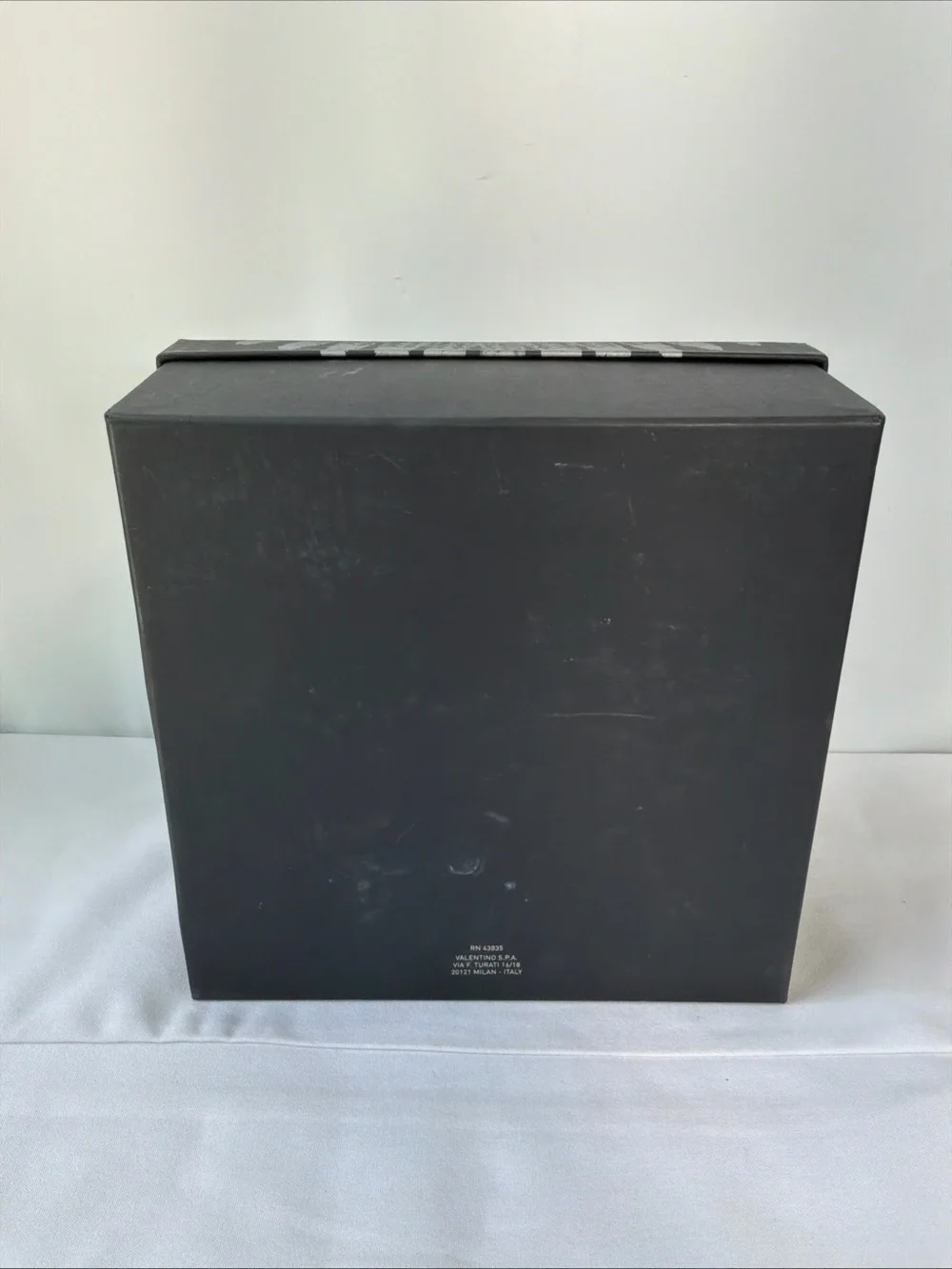 AUTHENTIC VALENTINO GARAVANI EMPTY GIFT/SHOE BOX 9 X 9 X 4